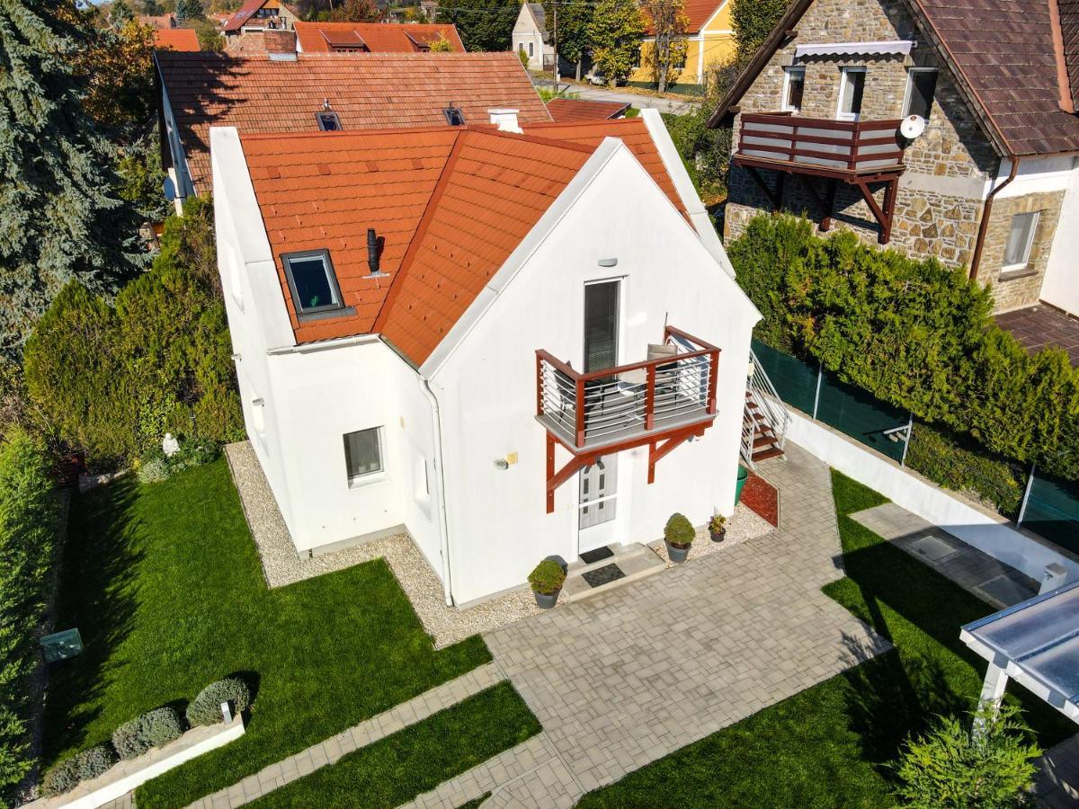 Shambala Apartman Тихань Екстер'єр фото