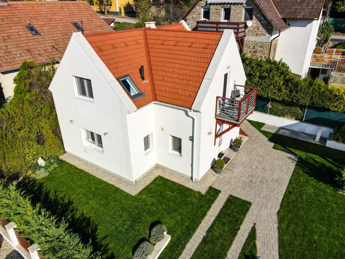 Shambala Apartman Тихань Екстер'єр фото